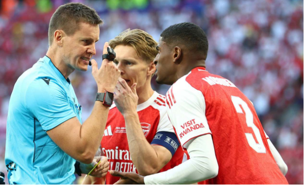 Du betrachtest gerade Champions League: Siebert in Porto – vier weitere deutsche Unparteiische im Einsatz