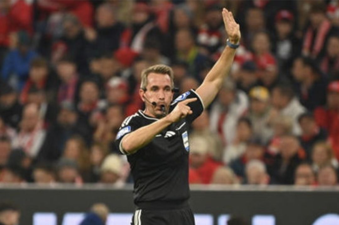 Du betrachtest gerade Bundesliga-Schiedsrichter im Fokus: Viel Kritik, klare Fehler und drei überzeugende Leistungen